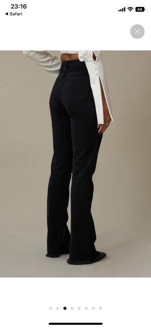 Jeans hanna schönberg x nakd - Säljer då dom är för stora för mig, i fint skick💜