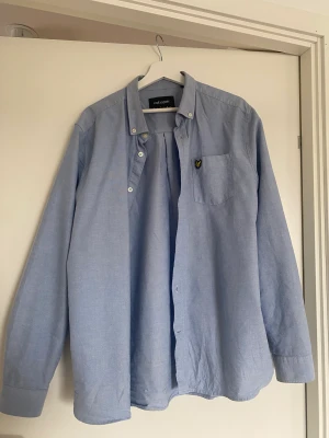 Lyle scott skjorta - Lyle scott skjorta, 200kr, 150kr vid snabb affär, köparen står för frakten, prisförslag funkar
