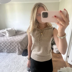 Tröja utan armar  - As fin tröja i Kashmir köpt på Sellpy, jätte bra skick (inte nopprig osv)