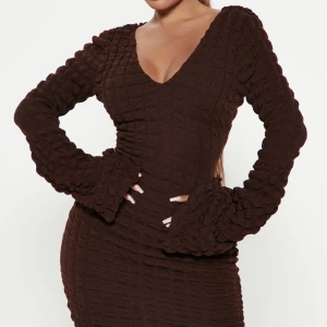 Klänning - Helt ny. 