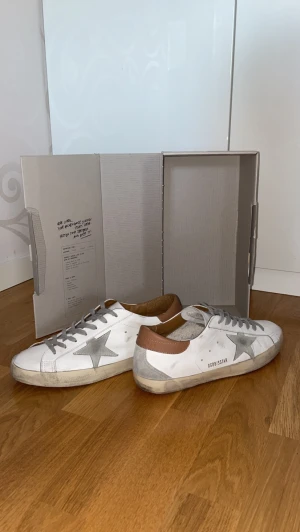 Golden goose - Säljer dessa golden goose storlek 43, skick 10/10 Skopåse saknas
