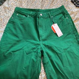 Gröna jeans från Cider, aldrig använda med prislapp. 200kr +frakt 