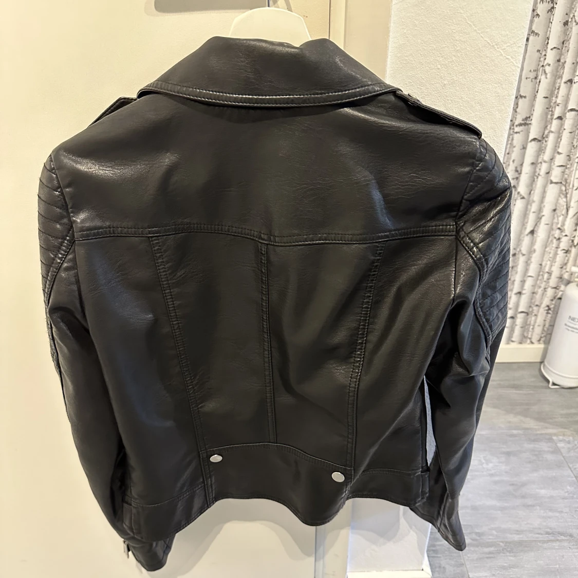 Svart skinnjacka  - 90