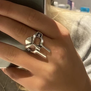 Jätte cool ring  - Cool ring som inte används längre😊😊