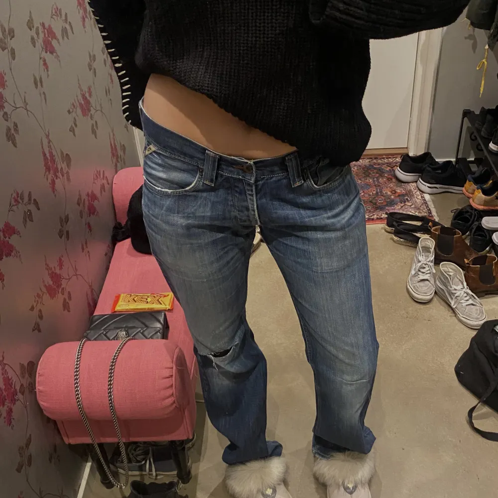 Intressekontroll på mina skitsnygga lågmidjade trendiga vintage jeans från Jack & Jones!!!💗jätte långa på mig som är 175! 💗. Jeans & Byxor.