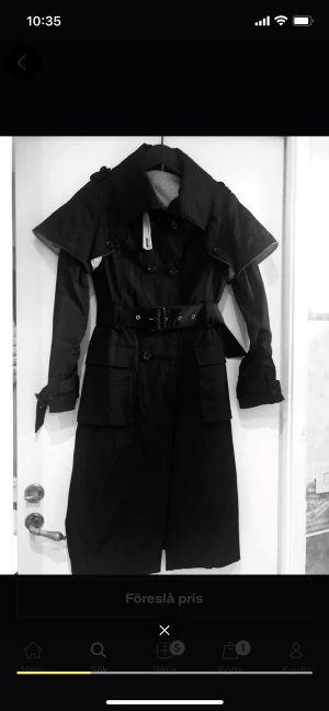 Kappa XS/S - Kvalitets kappa från svenska L’ecole National  Med avtagbar axelparti  Fint skick