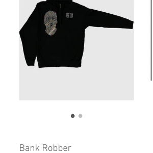 Bvaldi hoodie  - Bvaldi rhinestone hoodie sälj pågrund av i vuxit ur den skick 10/10 ny pris 1299 