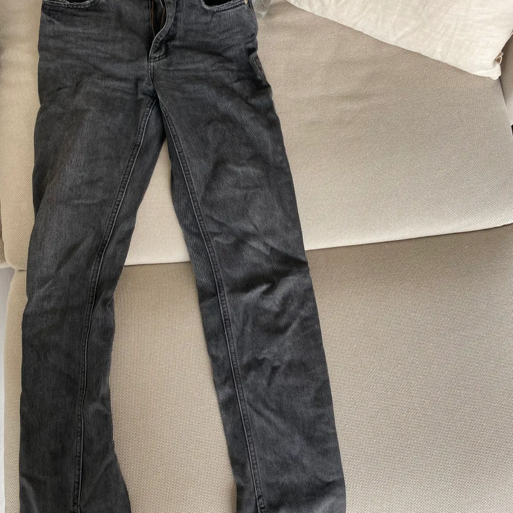 Rak modell! Jag är 165cm. Jeans & Byxor.