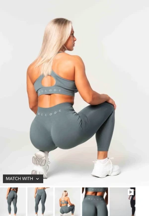 RELODE Prime Scrunch Tights+Top Grön - Relode Prime Scrunch tights och sport-bh i färgen grön. Tights i storlek XS och sport-bh i storlek S. Använt 1 gång. Nypris 1 148kr, säljs för 470kr. 