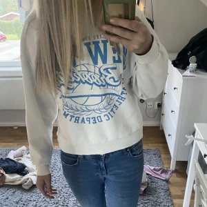 Sweatshirt  - Tröja från Gina tricot