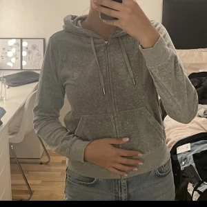 Juicy Couture kofta - Inte använd mycket, storlek M