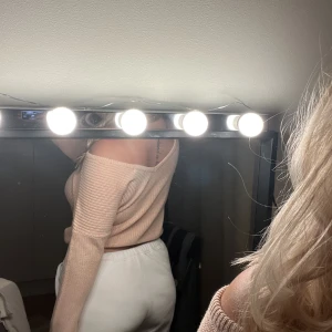 Kofta - Kofta från nakd. Köpte för ungefär 4 år sedan och använd va 2 gånger 🩷