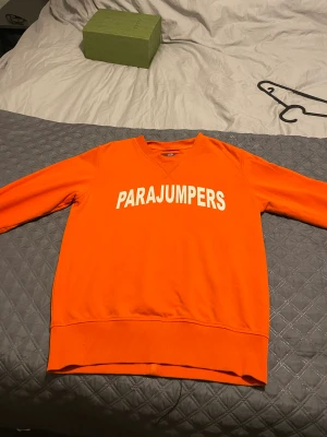 Parajumpers - Parajumpers fleece orange Stl M sitter som S, liten i modellen Cond 8/10  