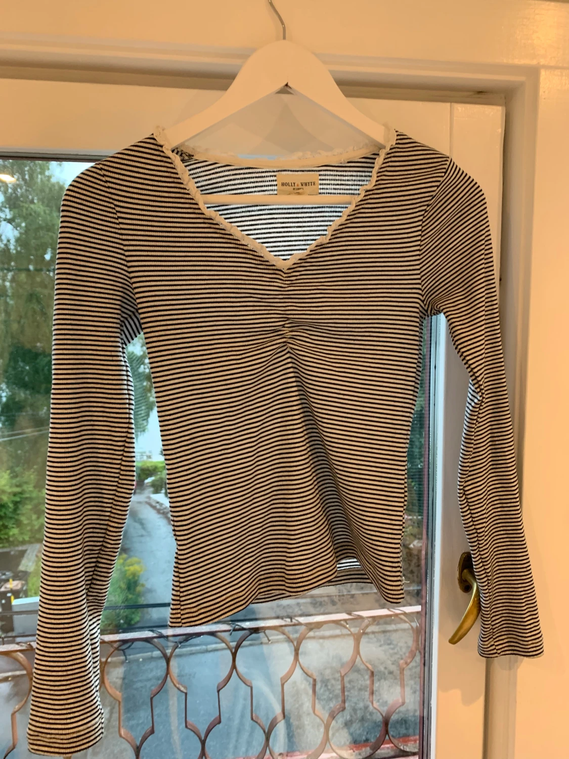 Svartrandig långärmad tröja - 90