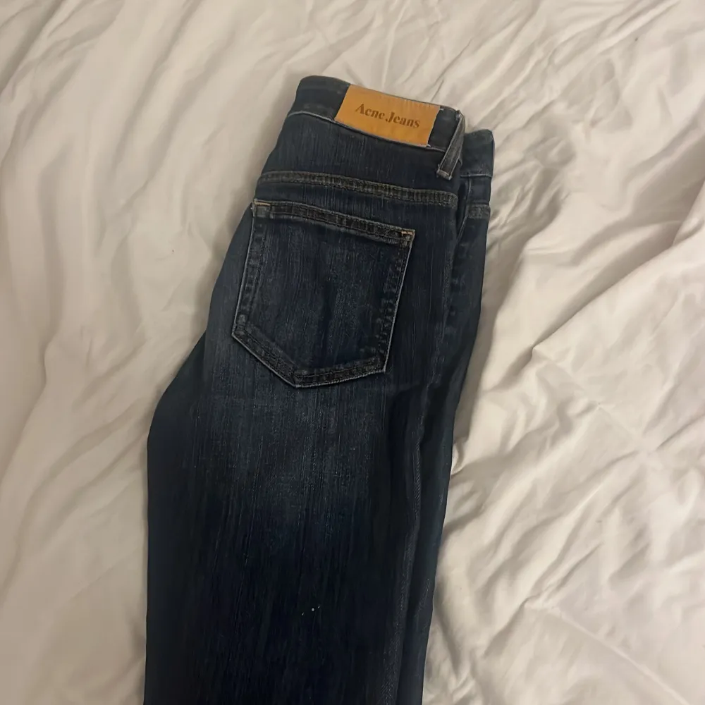 Ett par jätte fina jeans men tyvärr lite små för mig i midjan använt fåtals gånger tyvärr . Jeans & Byxor.