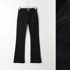 Slim bootcut jeans  - Original pris 499sek  Från Gina tricot   Aldrig använda( prislapp kvar)  Normal i storlek  