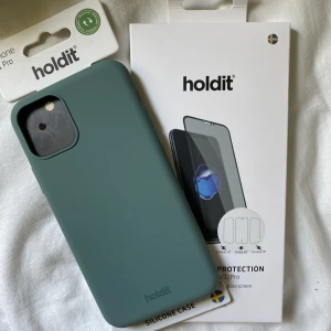 Holdit skal - Helt nytt skal och skärmskydd med insynsskydd från Holdit💗 Båda för 170 eller 100 för varje