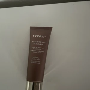 BY TERRY HYALURONIC SUMMER bronzing hydra-veil SEPHORA  - Du budar på en underbar produkt från By Terry. Endast testad annars helt ny. Svår att få tag i. Nypris var 699 kr + frakt.  Frakt tillkommer och betalas av köparen