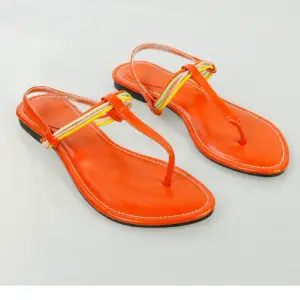 Modiga sandaler med gummiband, Lätt och flexibel.  Klacktyp: Platt