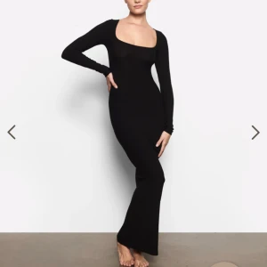 Skims klänning (byte)  - Letar denna skims klänning i storlek xs/s, då jag råkade köpa storlek L. Endast intresserad av byten 🤗💫 Ps… helt oanvänd, lappen är kvar 