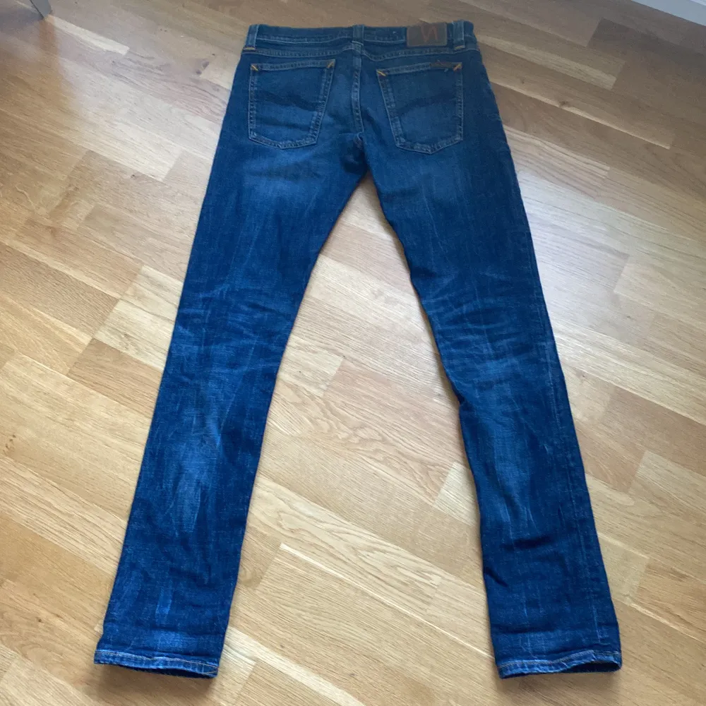 Slimfit Nudie jeans i mycket bra skick. Storlek W30L32. Hör av er för fler bilder. . Jeans & Byxor.