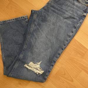 Helt nya boyfriend jeans från HM storlek 42 