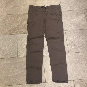 Massimo Dutti chinos - Chinos i storlek 38 som inte blivit använda på flera år nypris 899
