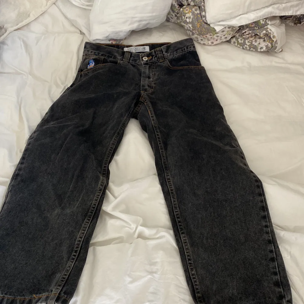 Riktigt feta o snygga polar skate co jeans, sitter baggy och är i modellen washed black, cond 8/10 Ny pris: 1200kr. Jeans & Byxor.