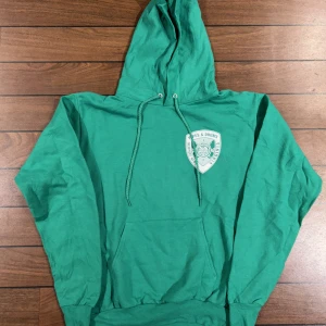 Vintage Pipes n drums Hoodie - Snygg vintage Hoodie i storlek S! Bara att skriva om du undrar över något🙏