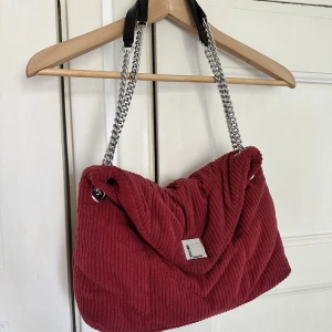 Väska i frotté  - Fin rymlig väska i frotté, köpt i Spanien.