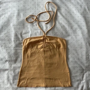 Halternecktopp - Gul/orange halternecktop 💛🧡 