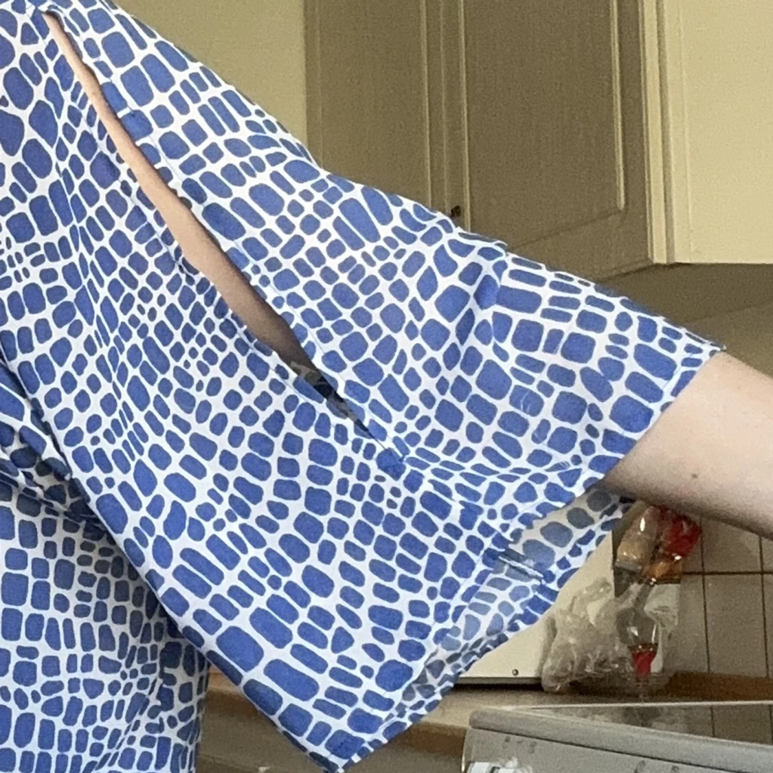 Mönstrad blå blus - 91