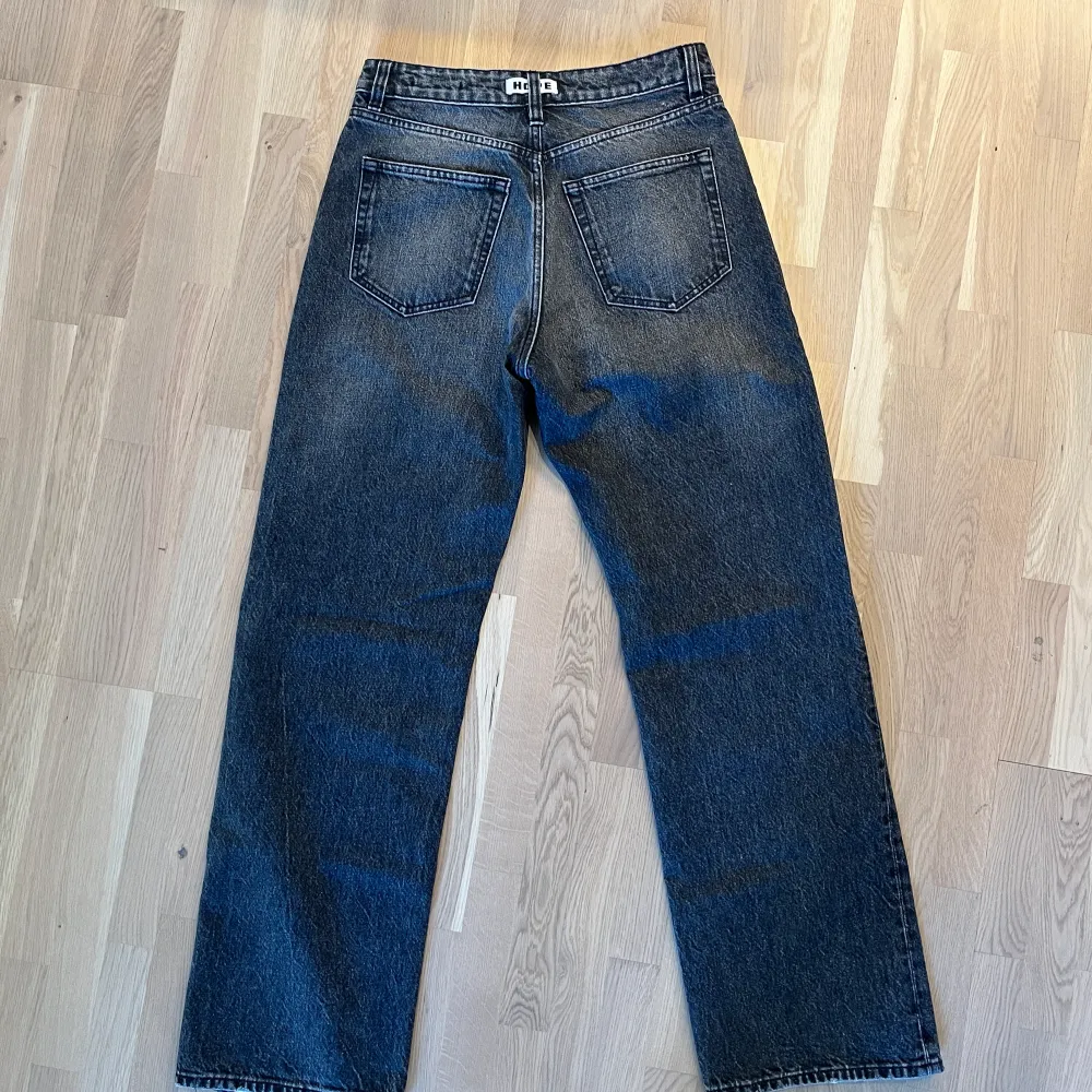 Endast testade Hope Land jeans. Sjukligt bra byxa. 2200 kostar dom på hemsidan.  . Jeans & Byxor.