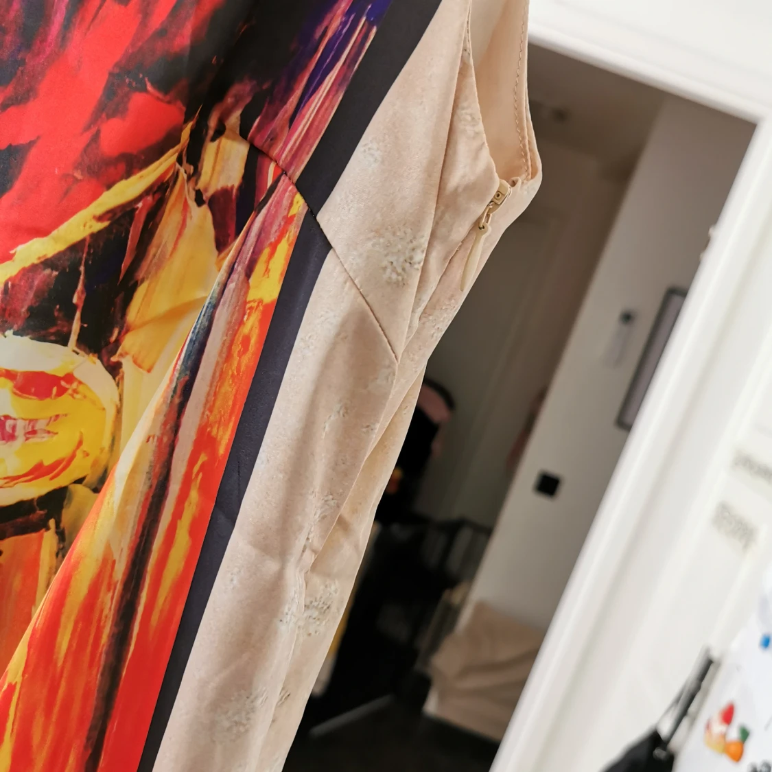 Helt ny klänning i satin  - 91