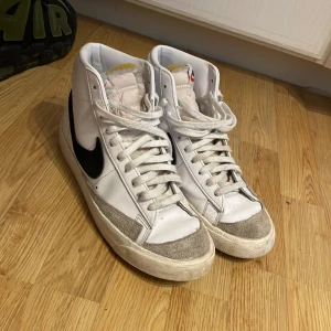 Nike blazer mid skor - Storlek 43. Inga skador. Bra skick. 