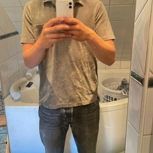 Frotté tröja - Säljer nu min frotté tröja som endast använts en gång eftersom jag tyckte den var lite för stor för mig 