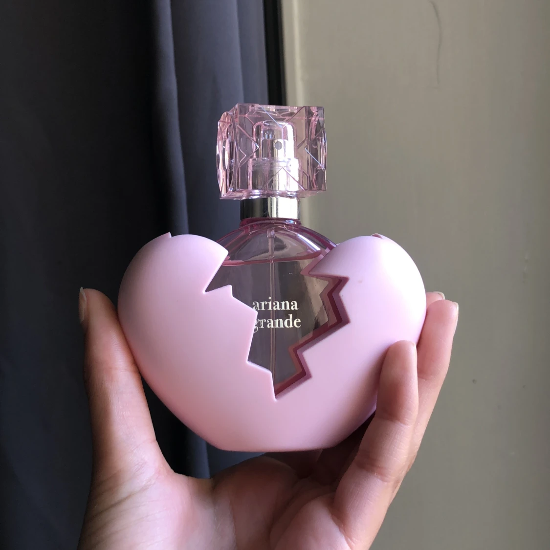 Ariana Grande perfym