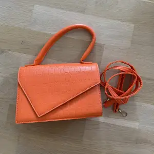 Orange väska från SHEIN 