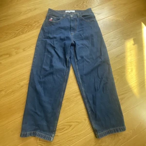 Polar Big Boys  - Säljer mina polar Big Boys då dem får för lite kärlek. Sparsamt använda, väldigt bra skick. Inga flaws eller liknande. ”Mörkblå” jeansfärg. Size M. Priset är diskuterbart 