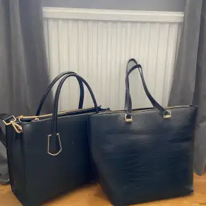 Säljer dessa två handväskorna som jag aldrig använder längre.  Båda är från h&m 🤍  Säljer båda två tsm för 350kr + frakt annars separat 200kr styck