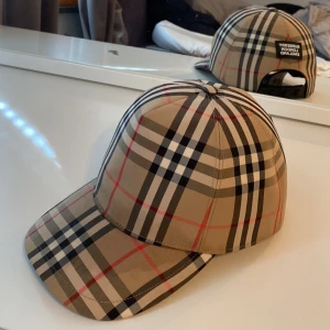 Burberry keps - Burberry keps med snapback