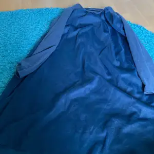 Marinblå klänning. Fin för barn ❤️