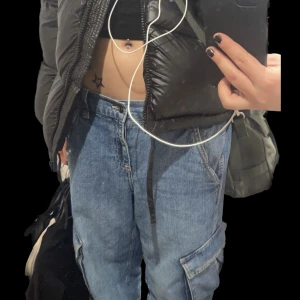 Baggy jeans - Sjukt snygga baggy jeans! Använt ca 3 gånger,superbra skick med snygga fickor!