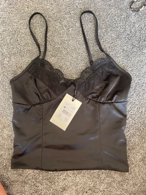 Linne - Svart linne oanvänt 