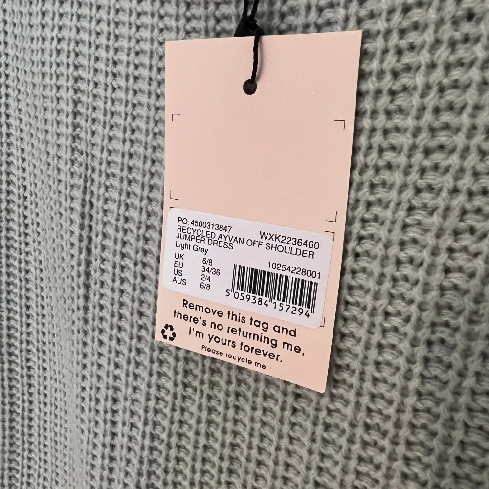 Oanvänd stickad klänning från missguided. Klänningar.