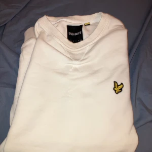 Lyle & scott sweatshirt  - En fin sweatshirt och mycket bra skick. 