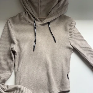 Träningströja - Näst intill oanvänd stronger träningströja i storlek small❤️ jättefint skick