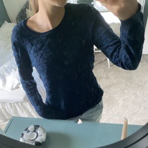 Tröja - Najs tröja med mönster i tyget