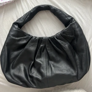 Väsla - Säljer denna snygga väska från Wera🩷den är i befintligt skick!! Frakten kostar 54kr 