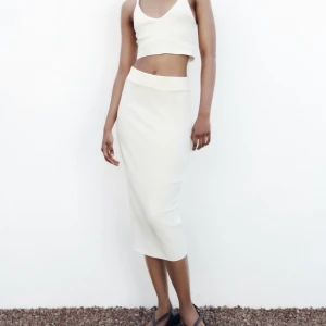 Zara kjol - Kjol från Zara i nyskick, prislappen är kvar!